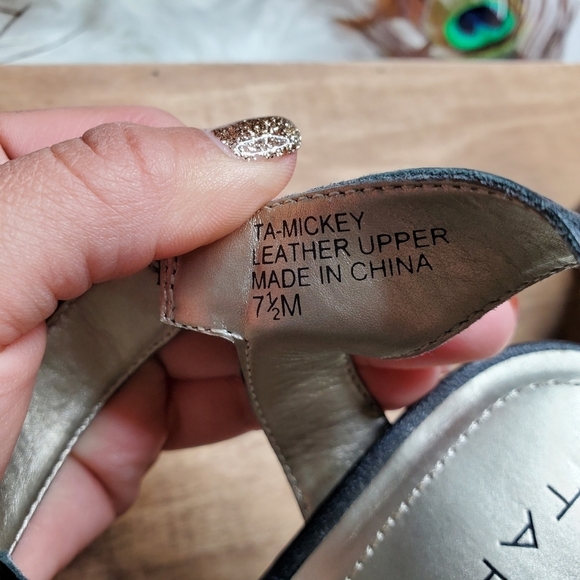 Tahari Ta-Mickey Heels - Picture 7 of 10
